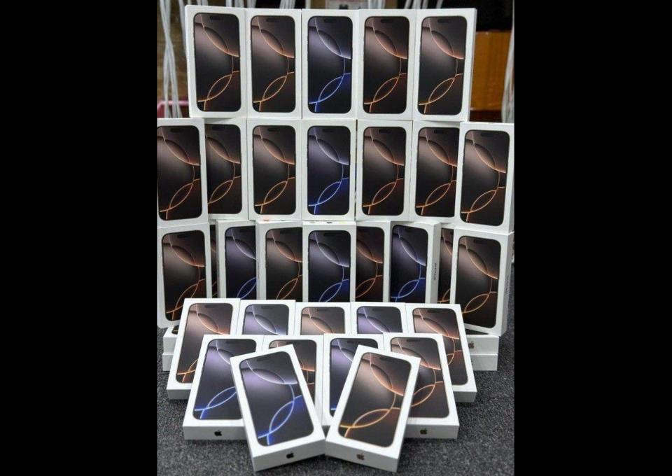 Apple iPhone 16 Pro Max, iPhone 16 Pro, iPhone 16, 16 Plus, 15 Pro Max, Samsung S25 Ultra, Sony PS5