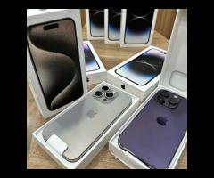 Apple iPhone 16 Pro 512 GB  Samsung Galaxy S25 Ultra 256 GB