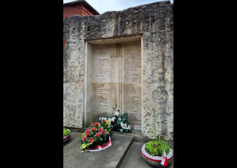 16.03 - Śladami okupacji, walki i Powstania Warszawskiego na Starych Powązkach