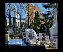 25.10 - Spacer po Starych Powązkach - 1/1