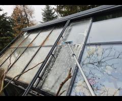 Mycie okien antresoli witryn sklepowych przeszkleń daszków fasad - 5/11