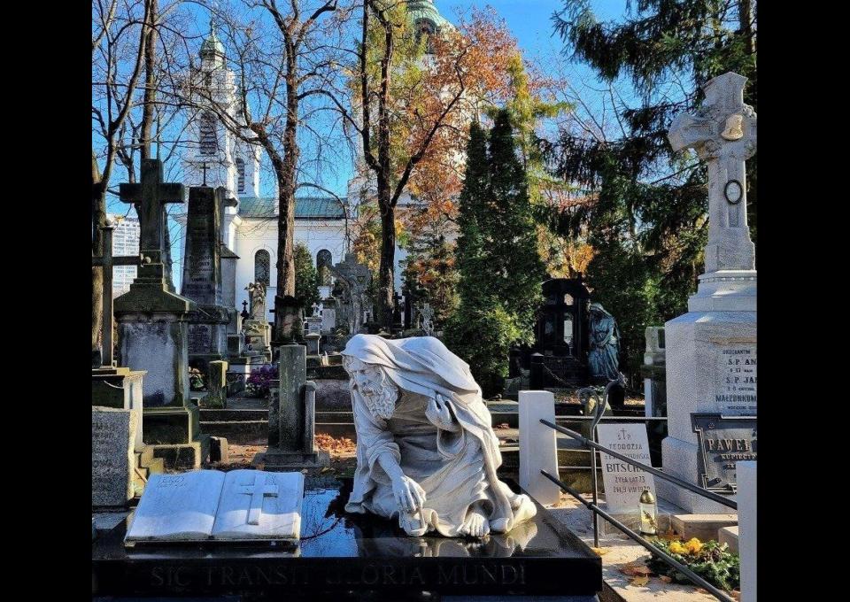 14.03 - Spacer po Starych Powązkach