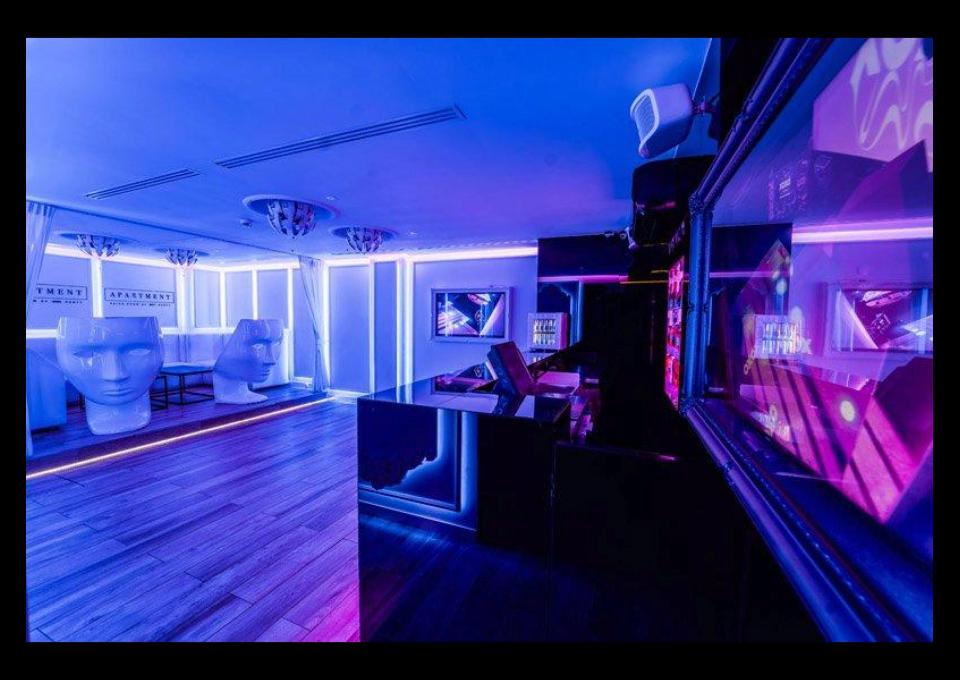 Imprezy firmowe Warszawa XOXO Party w centrum miasta